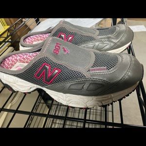 New Balance breast cancer awareness sneaker sz 7.5